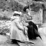 Maria Krøyer og Anna Norrie 1902