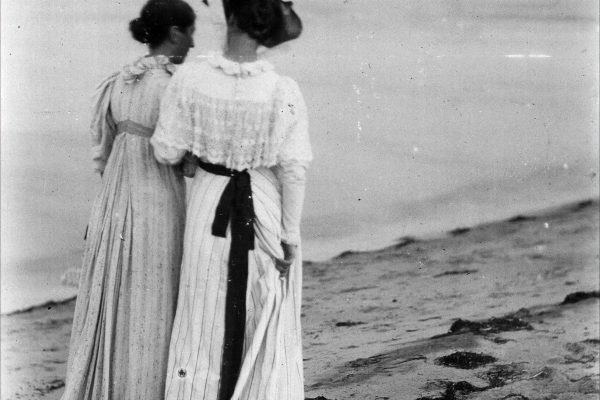 1893 - Sommeraften ved Skagens Sønderstrand. Marie & Anna - 02